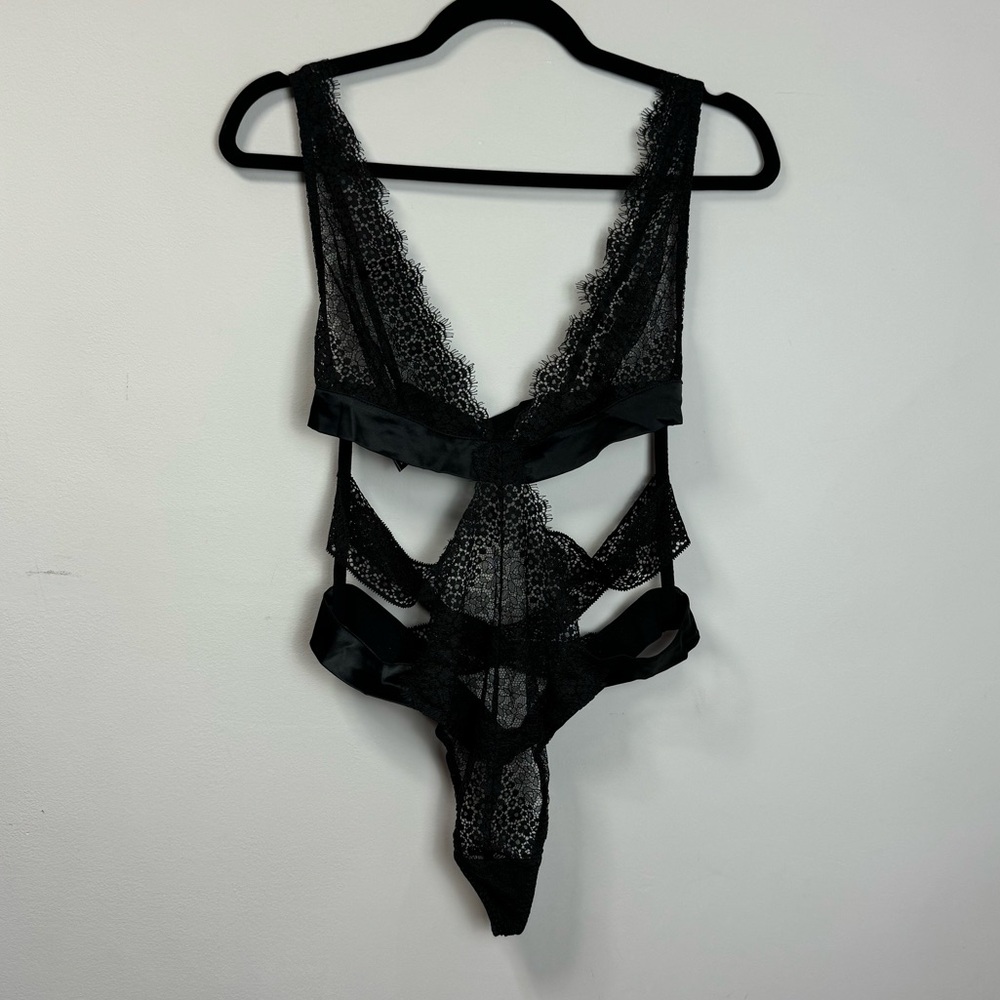 Victoria's Secret Very Sexy Lingerie Banded Plunge Teddy b lack sz L - Picture 11 of 11